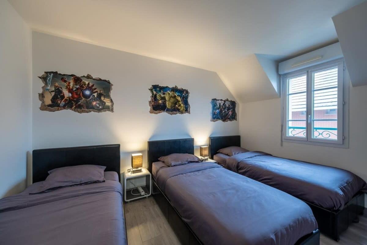 Disney Avengers Home Маньї-ле-Онгр Екстер'єр фото