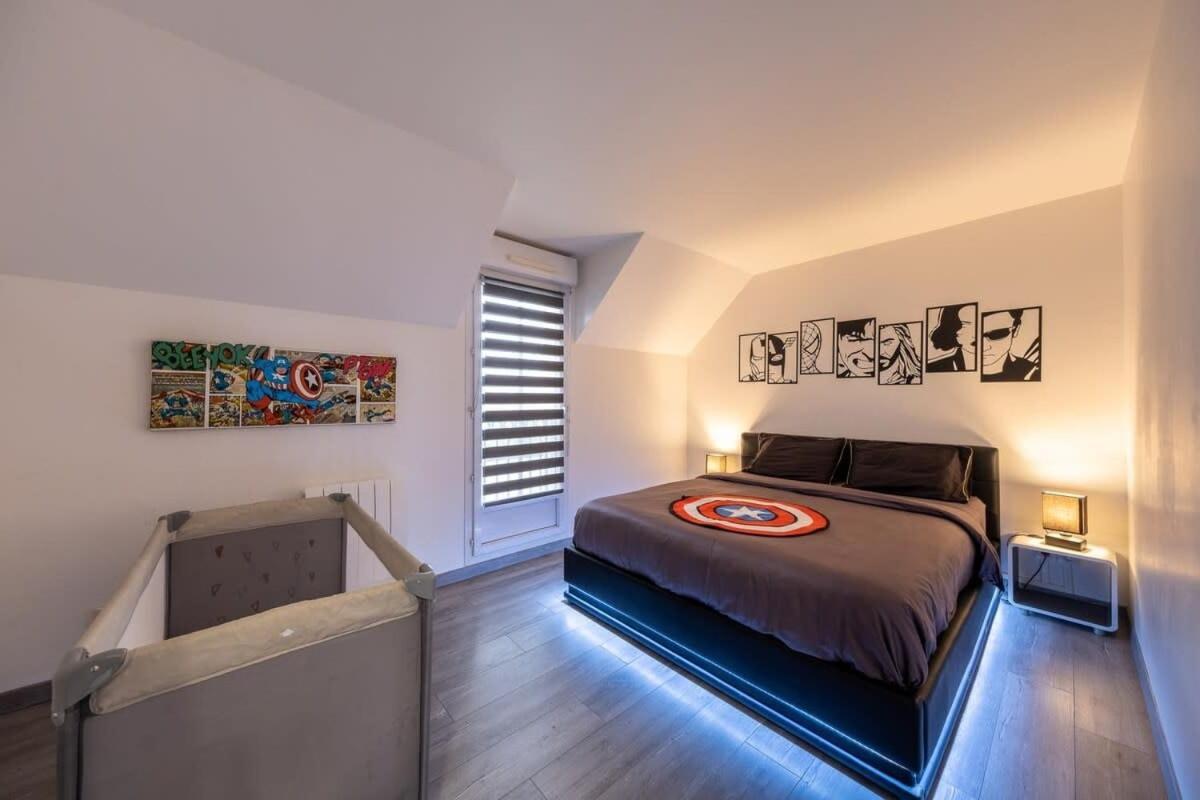 Disney Avengers Home Маньї-ле-Онгр Екстер'єр фото